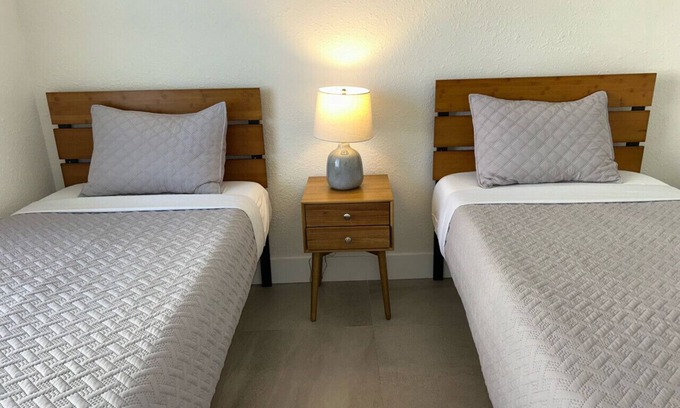 Bay Esplanade Apartment | 21 · Surf n Sand 2 Bedroom Apartment by the Water 21