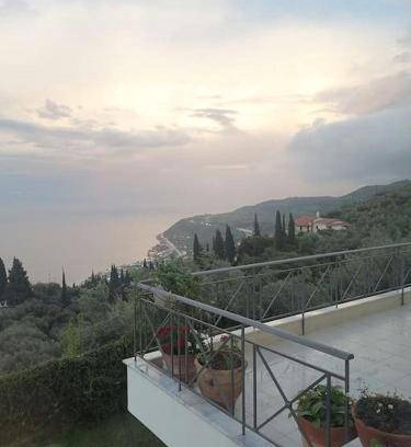 Paralia Porovitsis House | 210 m² House ∙ 1 bedroom ∙ 6 guests