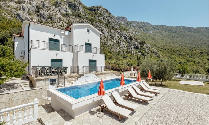 Sasovici House | 210 m² House ∙ 4 bedrooms ∙ 8 guests