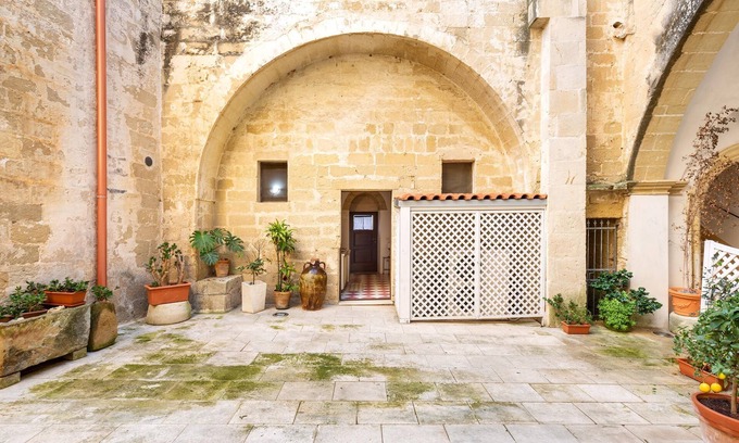 Vernole Apartment | 2113 Antico Palazzo Vernole - Suite Don Antonio