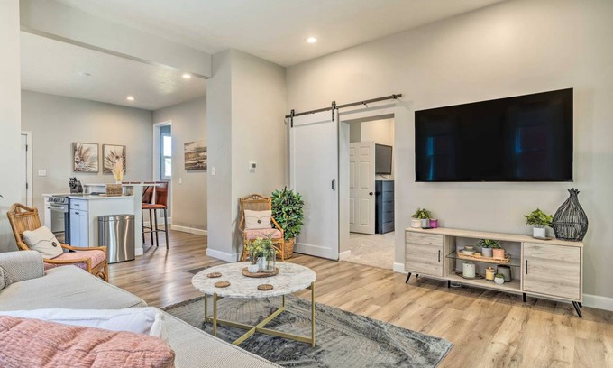 Near Eastside House | 214 m² House ∙ 3 bedrooms ∙ 6 guests