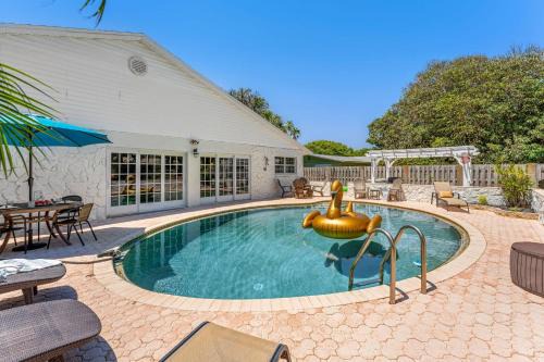 Melbourne Beach House | 218 Fifth Avenue