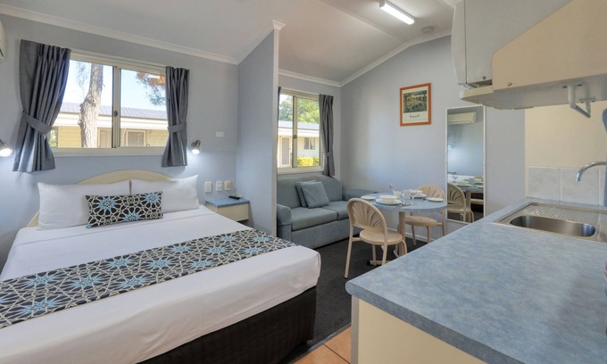 Roma Hotel | 22 on Bowen Motel