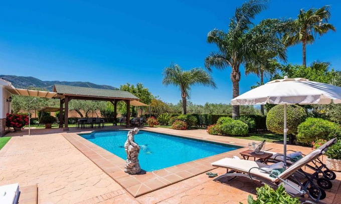 Alhaurin el Grande House | 220 m² House ∙ 5 bedrooms ∙ 10 guests