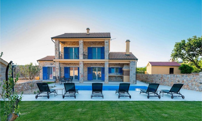 Vinjerac House | 220 m² House ∙ 3 bedrooms ∙ 8 guests