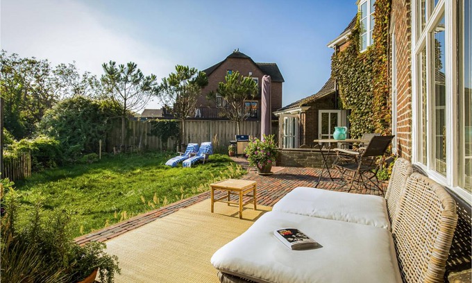 Bergen aan Zee House | 220 m² House ∙ 5 bedrooms ∙ 12 guests
