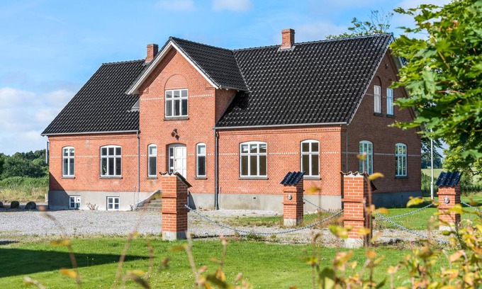 Nyborg House | 227 m² Farmhouse ∙ 5 bedrooms ∙ 12 guests