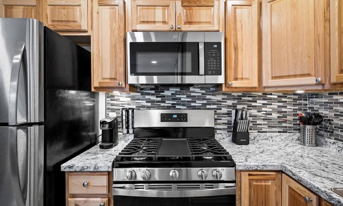 Roosevelt Condo | 23 Chelsea Place 1 Bedroom Condo by RedAwning