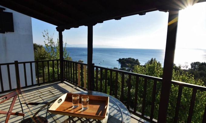 Lefokastron Villa | 230 m² Villa ∙ 4 bedrooms ∙ 8 guests