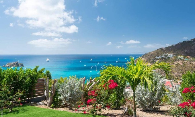 Public House | 231 m² House ∙ 2 bedrooms ∙ 4 guests