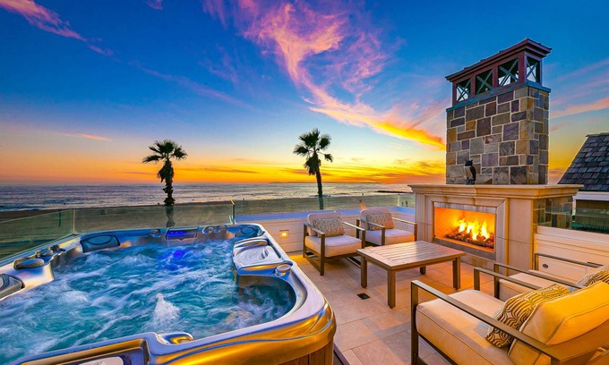 Santa Ana Heights House | 232 m² House ∙ 3 bedrooms ∙ 8 guests