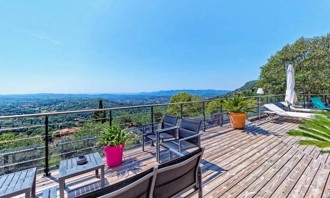 Magagnosc Villa | 236 m² Villa ∙ 5 bedrooms ∙ 9 guests
