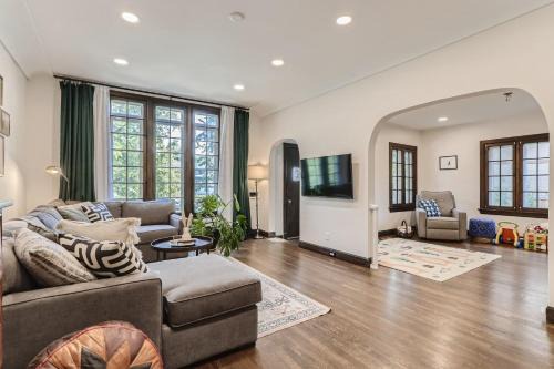 North Park Hill House | 2375 Ivanhoe St - Entire House