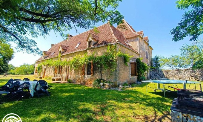 Quissac House | 238 m² Gîte ∙ 6 bedrooms ∙ 14 guests