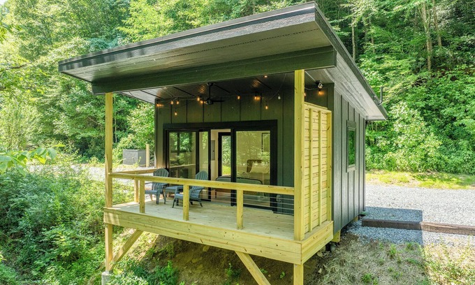 Rosman Cabin | 24 Caddisfly Court - Riverfront Fishing Cabin