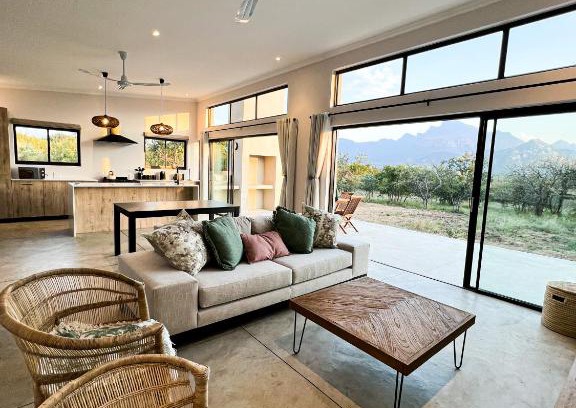 Hoedspruit Ski Chalet | 24 Degrees South Country Estate