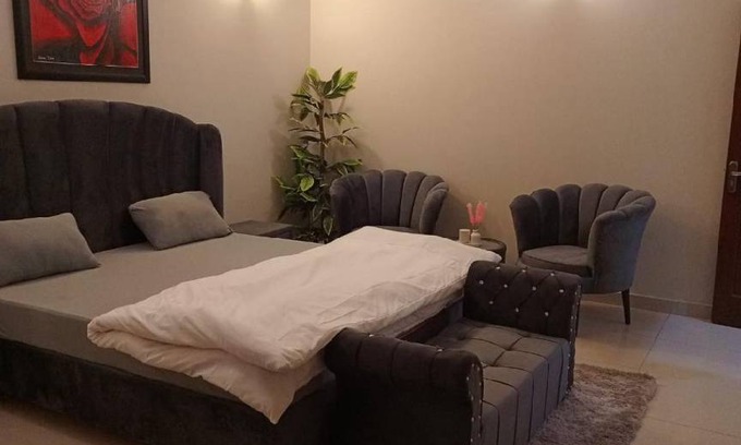 F-7 Sector Apartment | 240 m² Apartment ∙ 1 bedroom ∙ 3 guests