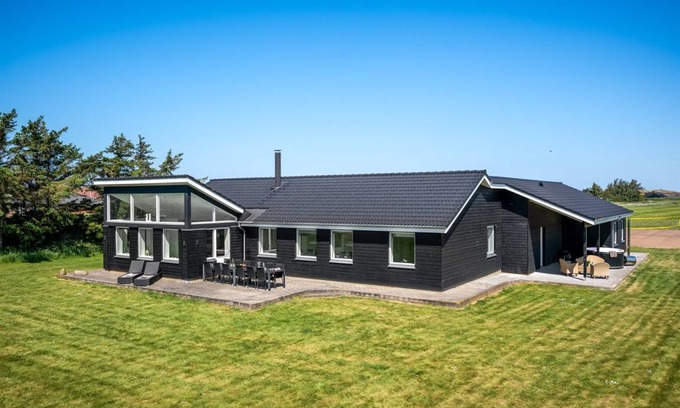 Houvig House | 240 m² House ∙ 5 bedrooms ∙ 14 guests