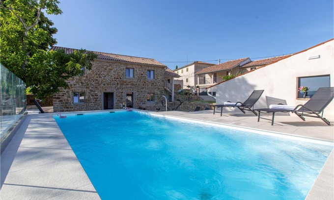 Koper House | 240 m² House ∙ 7 bedrooms ∙ 14 guests