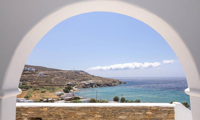 Exomvourgo Villa | 240 m² Villa ∙ 4 bedrooms ∙ 8 guests