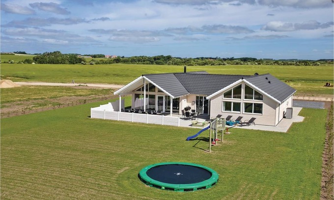 Spøttrup House | 242 m² House ∙ 7 bedrooms ∙ 18 guests