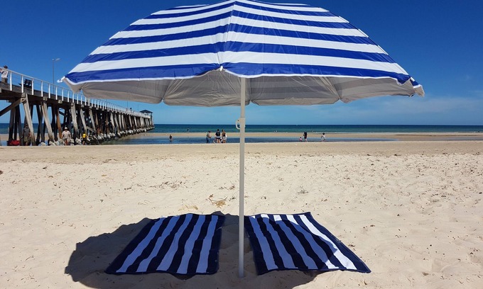 Grange Apartment | 242 Steps to the Beach at Grange with Netflix and train to the City/Footy