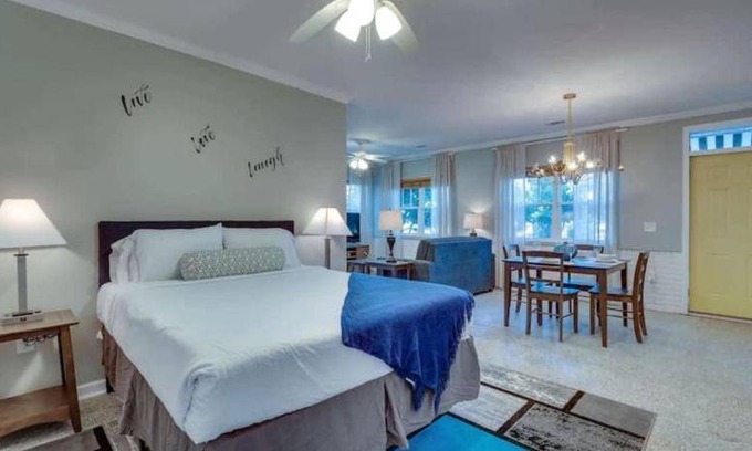 Thunderbolt House | 244 m² House ∙ 1 bedroom ∙ 14 guests