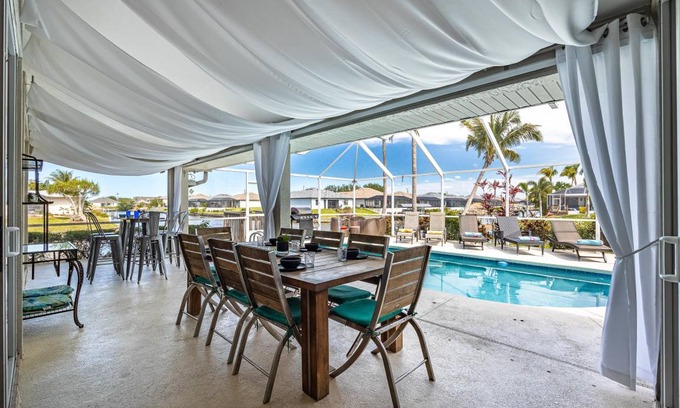 Cape Coral House | 244 m² House ∙ 5 bedrooms ∙ 10 guests