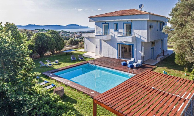 Episkopi House | 245 m² House ∙ 5 bedrooms ∙ 11 guests