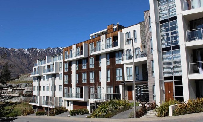 Kelvin Heights Apartment | 248 m² Apartment ∙ 3 bedrooms ∙ 12 guests