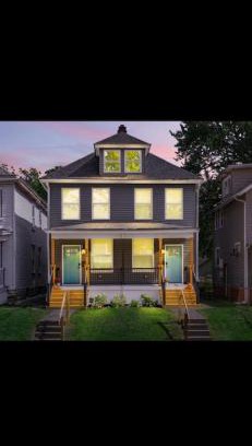 Livingston Park House | 25 2 homes side by side downtown with fenced yard and hot tub
