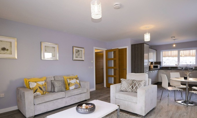 Kirkhill Apartment | 25 AIRD CRESCENT, romantic, with a garden in Inverness