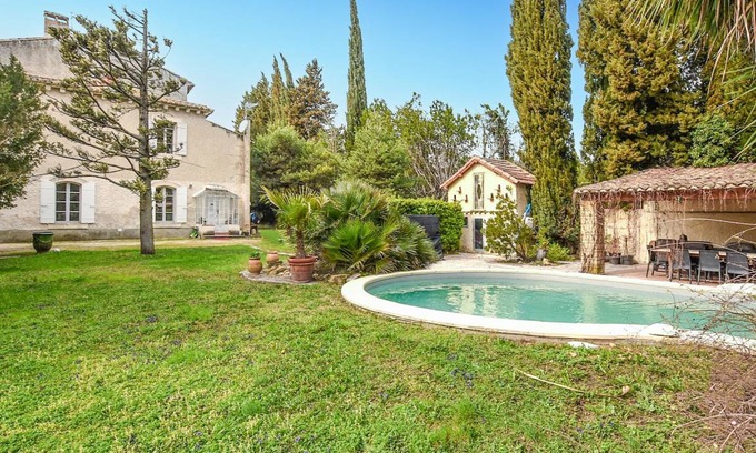 Entraigues-sur-la-Sorgue House | 250 m² House ∙ 3 bedrooms ∙ 7 guests