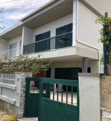 Costa de Caparica House | 25 m² House ∙ 5 bedrooms ∙ 10 guests