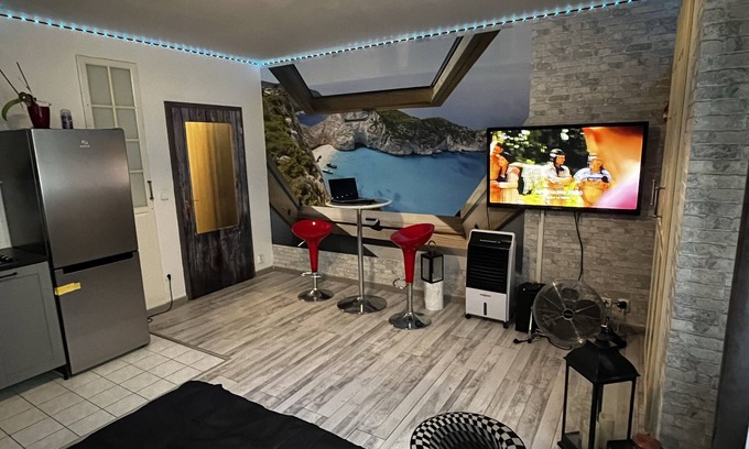 Hostivar Apartment | 25 minutes from the city center, 60 minutes from the airport