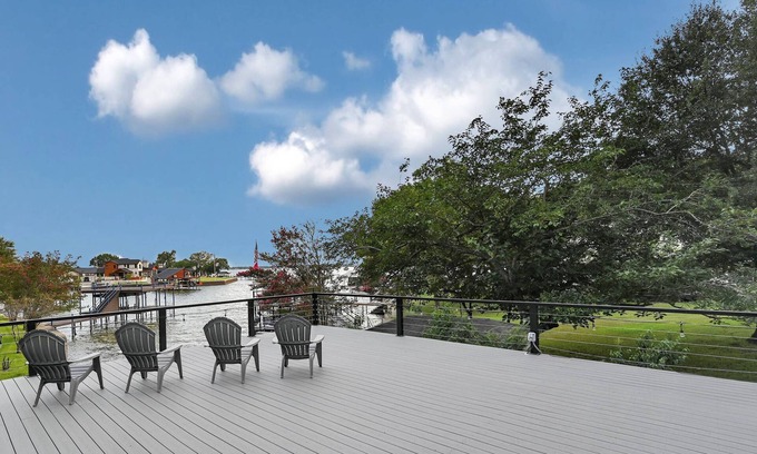 Leisure Land House | 25% Off Before Summer Is Over