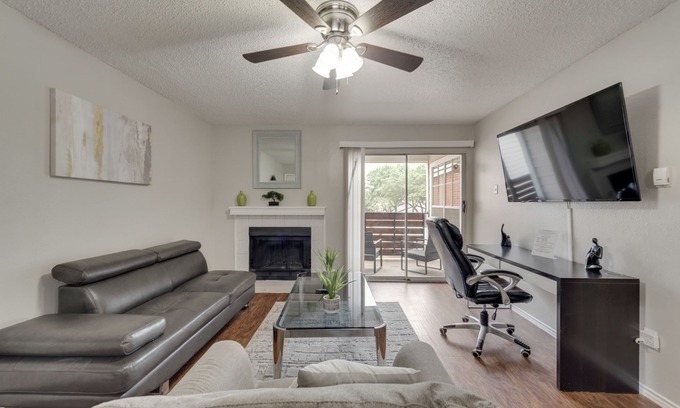 Irving Apartment | 25% OFF New 1BD - Pool - DFW South -183/161 - Irving I010