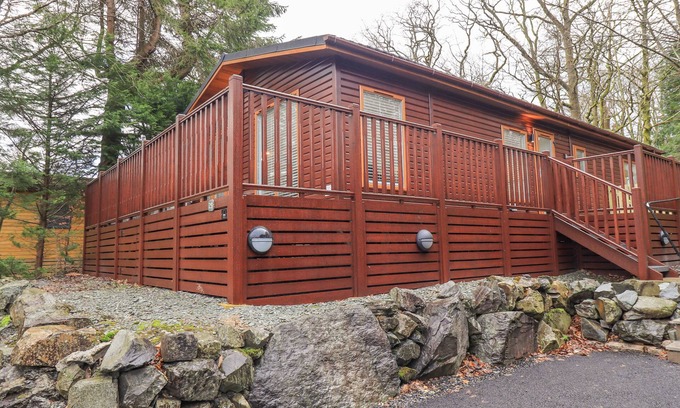 Troutbeck Bridge Cottage | 25 THIRLMERE, pet friendly, with pool in Troutbeck Bridge