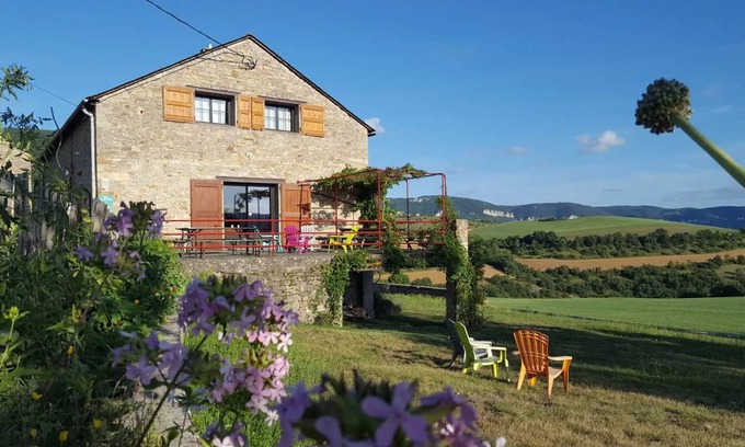 Compeyre House | 250 m² House ∙ 6 bedrooms ∙ 18 guests