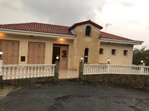 Vasa Koilaniou House | 250 m² House ∙ 6 bedrooms ∙ 13 guests