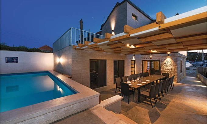 Kaprije House | 250 m² House ∙ 9 bedrooms ∙ 20 guests
