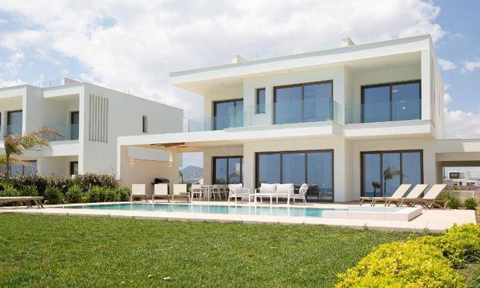 Softades Villa | 250 m² Villa ∙ 4 bedrooms ∙ 8 guests