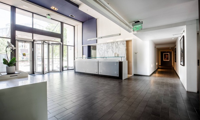 West End Apartment | 2500 Penn, a Placemakr Experience