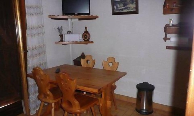 Valloire Apartment | 250m from shops, 1st floor, balcony, parking, ski locker, 24m², Valloire