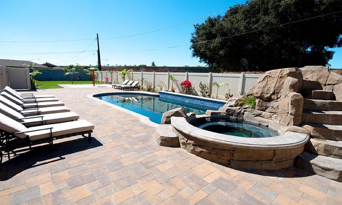 Southwest Anaheim House | 251 m² House ∙ 6 bedrooms ∙ 15 guests