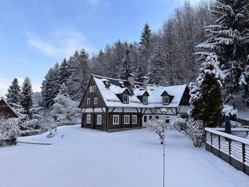 Bily Kostel nad Nisou Villa | 254 m² Villa ∙ 6 bedrooms ∙ 12 guests