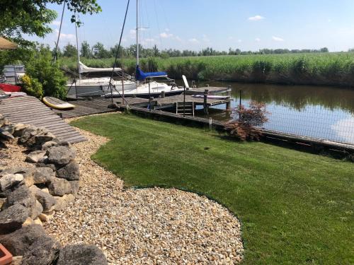 Neusiedl am See Apartment | 25h GARDEN Apartment PLUS private Beach