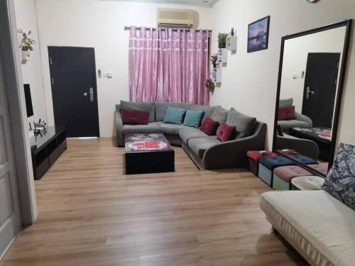 Kuching House | 26 Home Batu Kawa