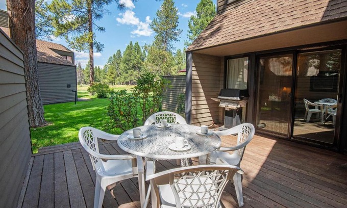 Overlook Park House | 26 Mountain View Lodge - Meredith Lodging