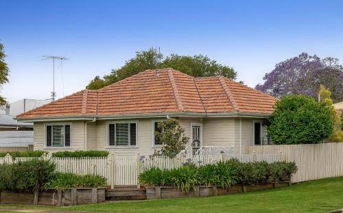 South Toowoomba House | 260 m² House ∙ 4 bedrooms ∙ 10 guests
